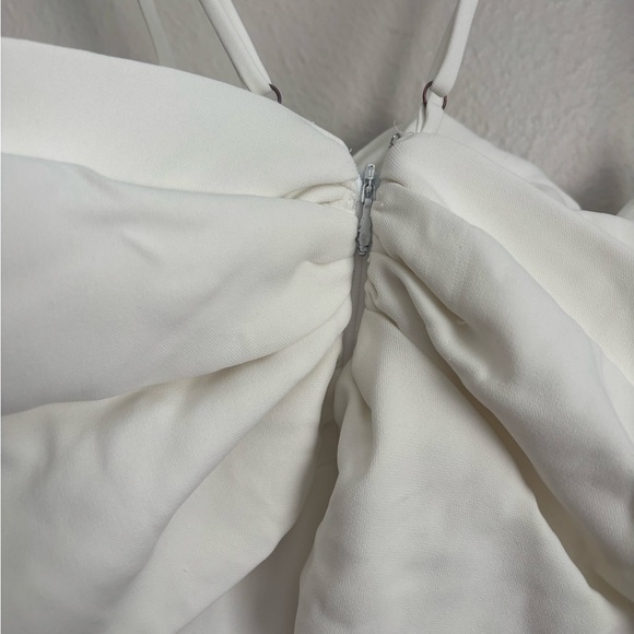 Elliatt Artic bow off the shoulder cocktail mini dress sz L - Picture 8 of 11